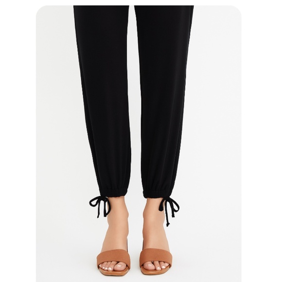 CHICO’S Travelers Black Cinched Ankle Joggers Size 0 (Fits Women’s Small/4) - Picture 3 of 13